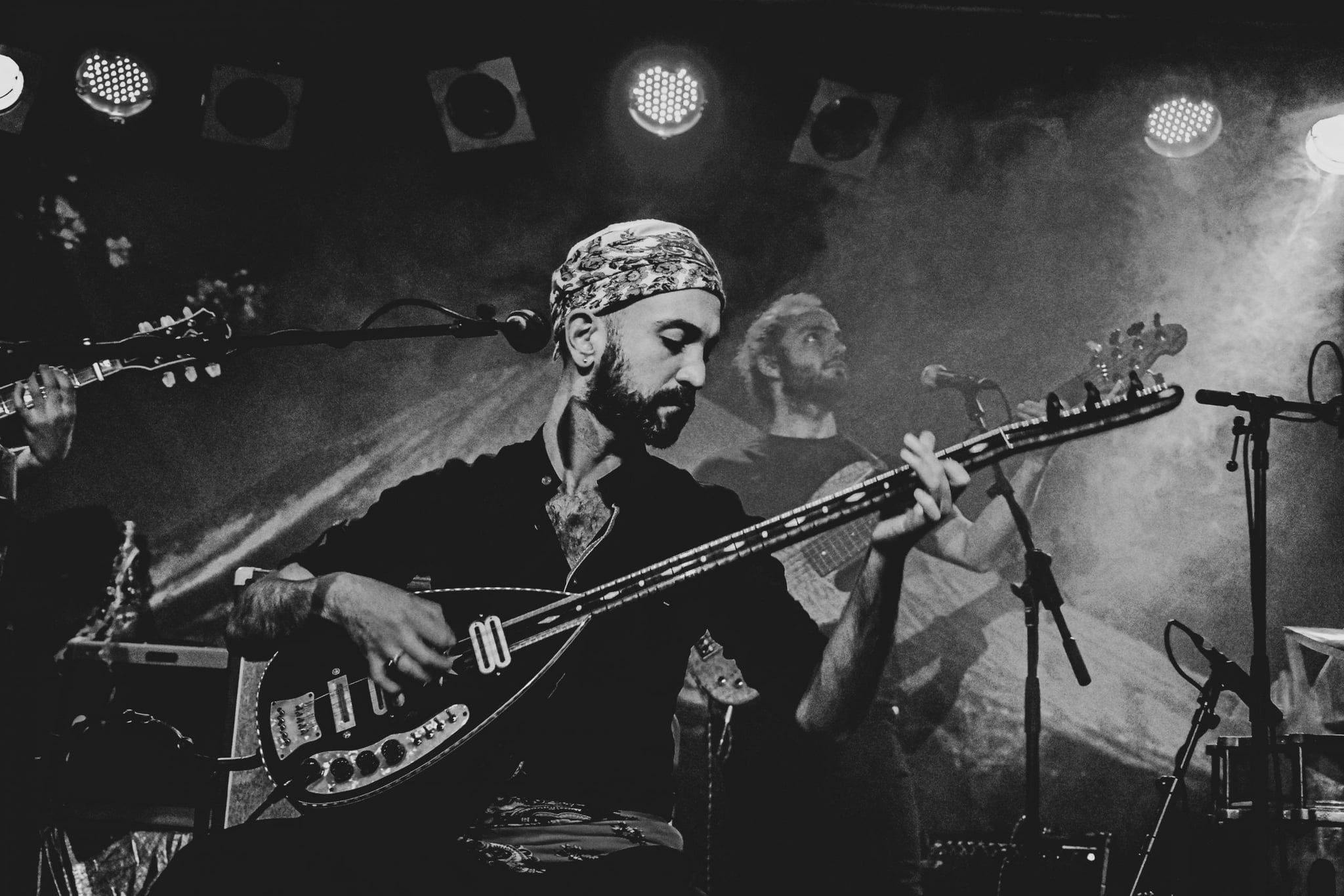 Muzîkê Kurdkî De Qonaxêko Newe:Adir Jan