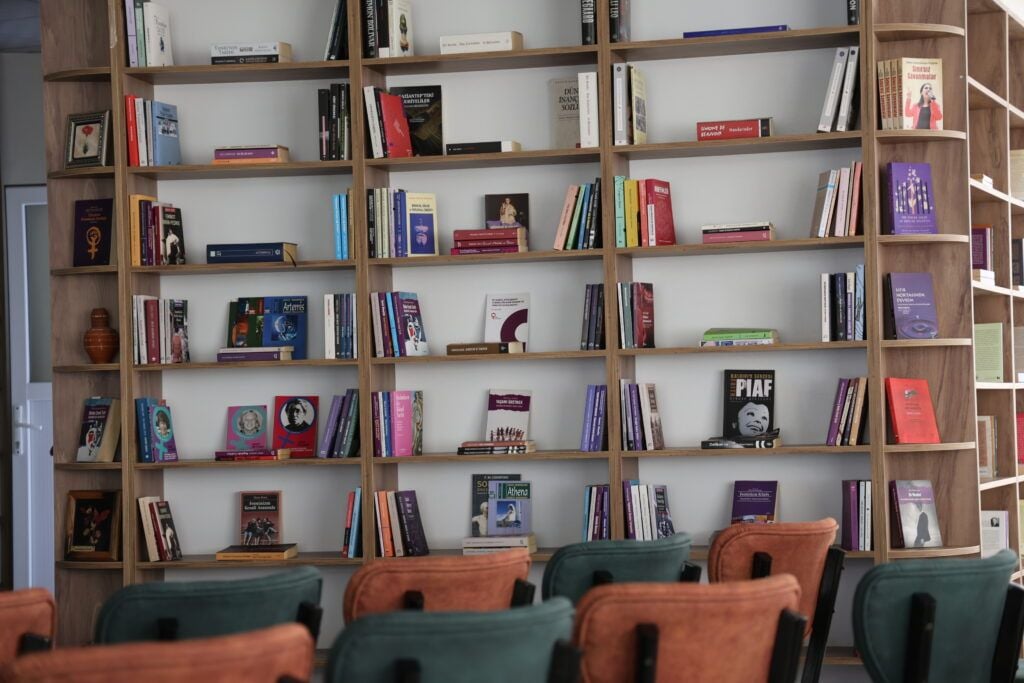 Pirtûkxaneya Aştiyê ya Dayika Taybet Înan vekirin