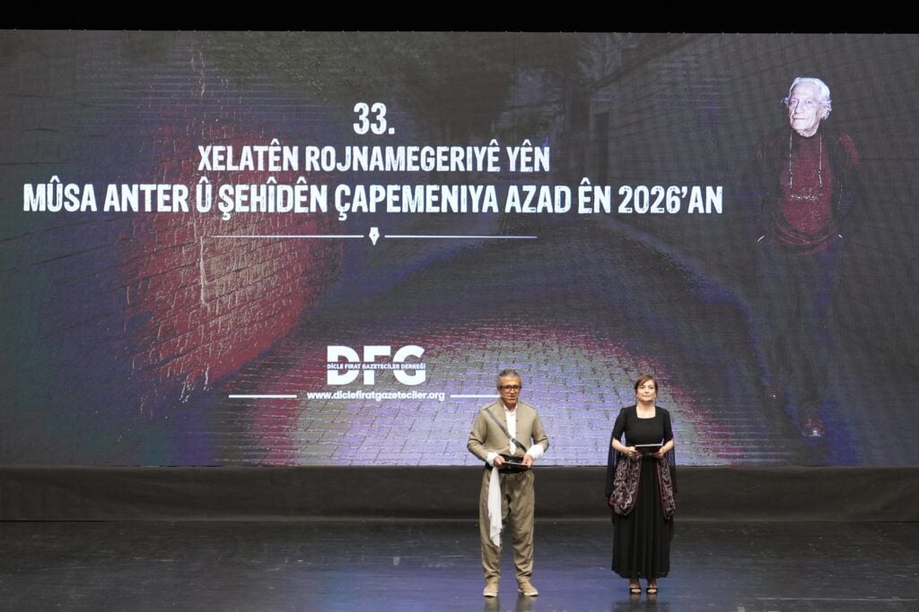 Şagirtên Mûsa Anter xelatên xwe girtin