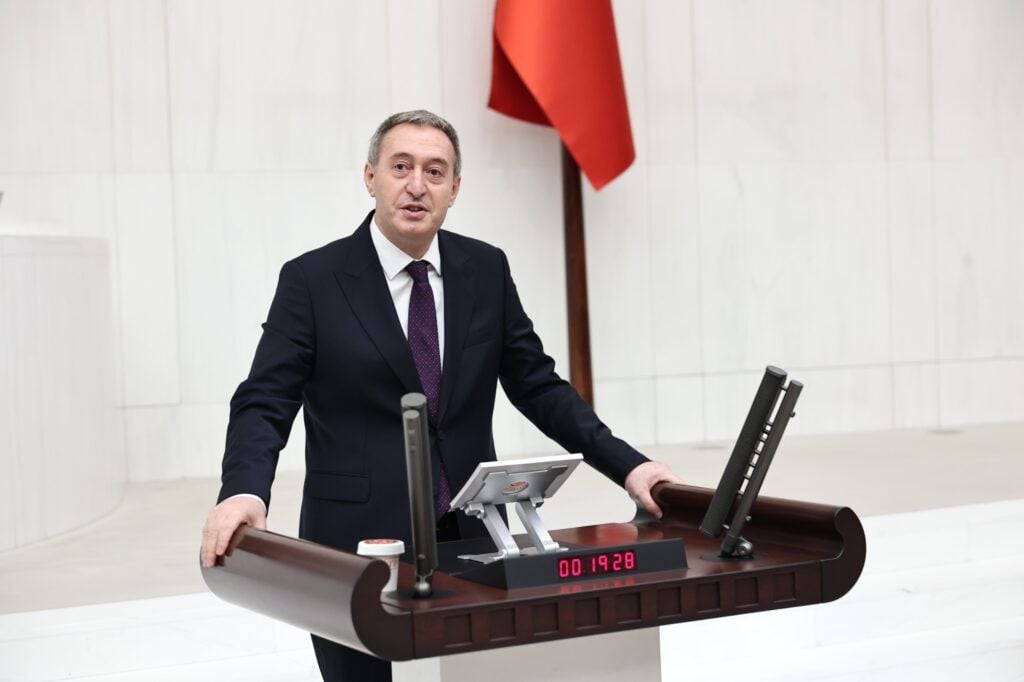Tuncer Bakirhan: Qanûna yekem e ku Kurd tev li hiqûqê dibin