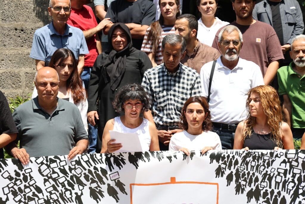 ‘Em li dijî tiryakê jiyanê diparêzin’