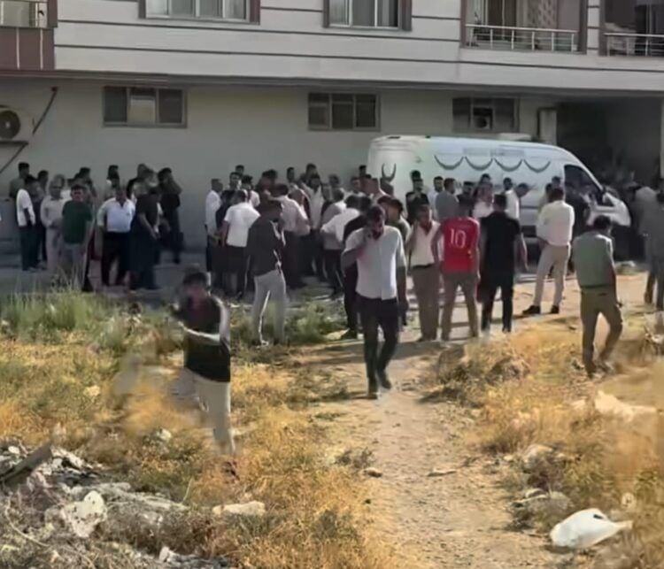 Çawişê pispor hevjîn, du zarokên xwe kuşt û paşê xwe kuşt