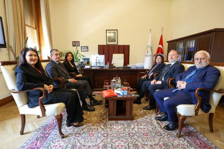 Heyeta CHPê serdana Koma DEM Partiyê kir