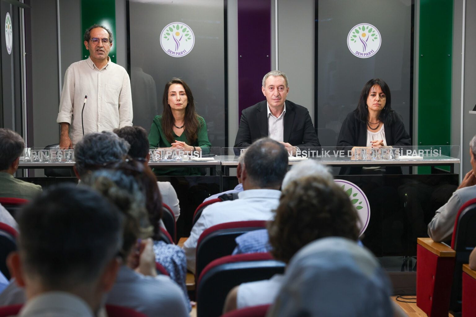 Meclisa Partiyê ya nû ya DEM Partiyê civîna yekem li dar xist