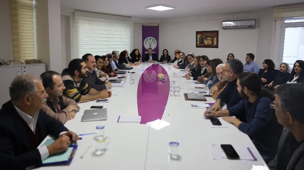 Heyetê Îdareyê Merkezî yê DEM Partî badê kongre kom bî