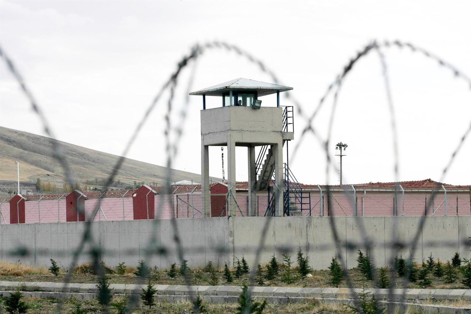 ‘Divê têkoşîn bi girtîgehan sînordar nemîne’