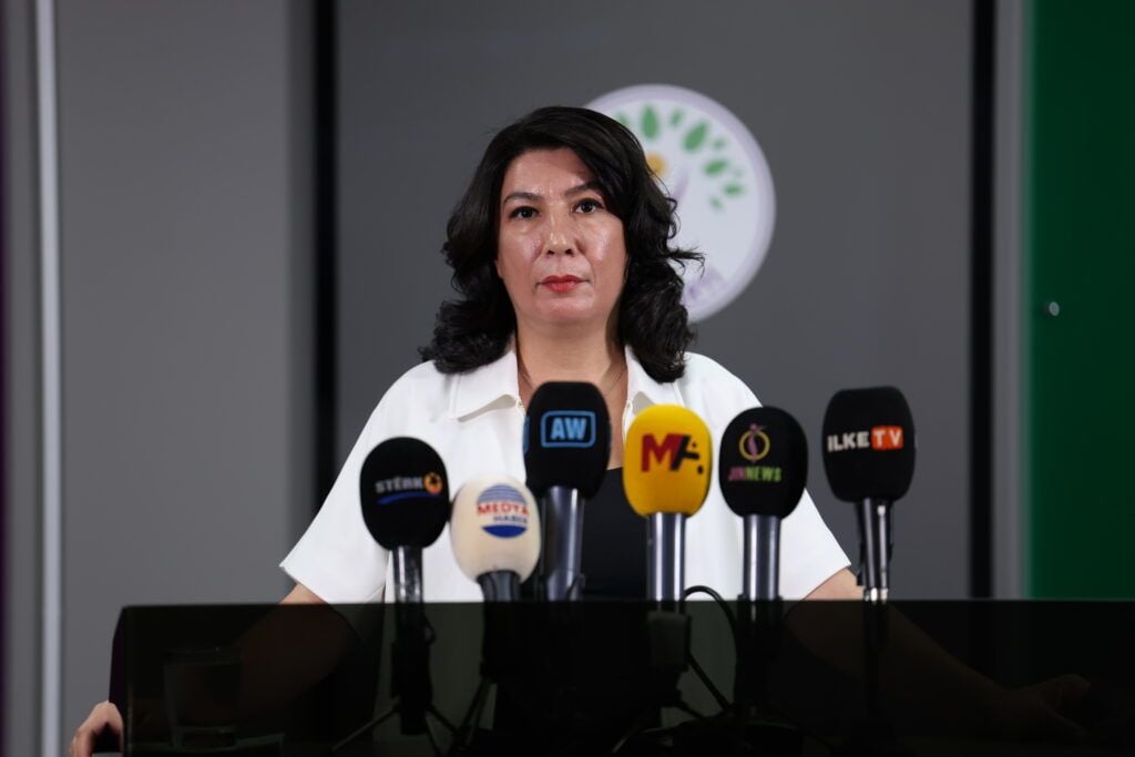 Halîde Turkoglu: Divê komîsyoneke jinan ava bibe û pêvajoyê bişopîne