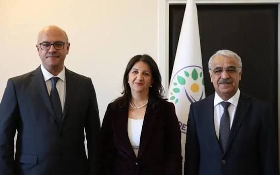 Heyetê Îmralî yê DEM Partî Meclîs de Bahçelî reyde pêvînayîş kerd