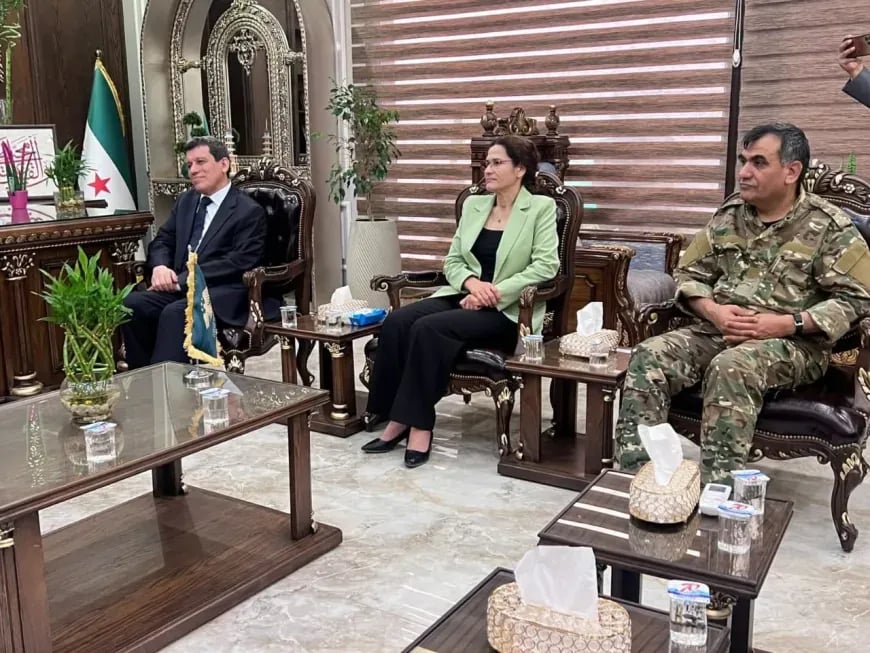 Mazlûm Ebdî û Îlham Ehmed bi Cîhad Îsa El Şêx re hatin cem hev