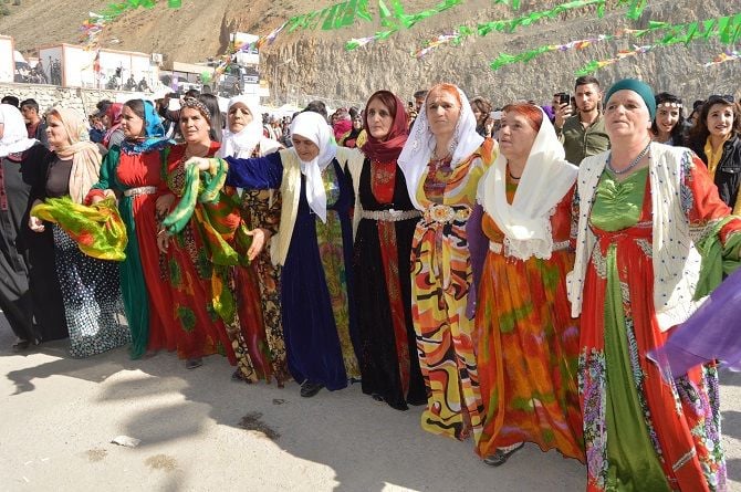 Jinên Botanî rengê xwe didin pîrozbahiya Newrozê