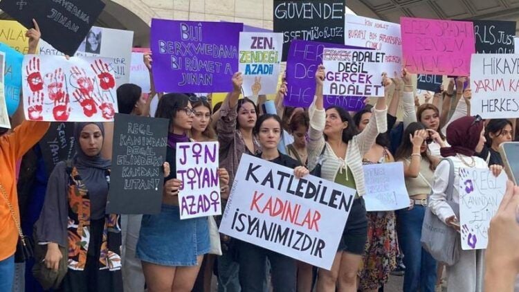 Jinnews: Di adarê de 29 jin hatin kuştin