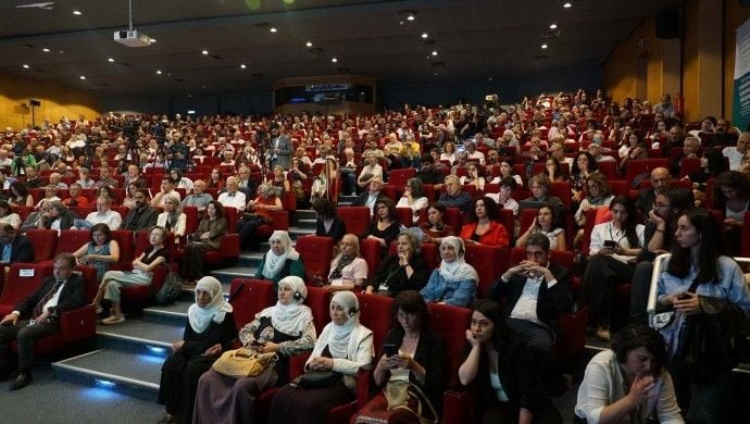 Serokê PEN’a Navnetewyî Burhan Sonmez: Em di aştiyê israr dikin