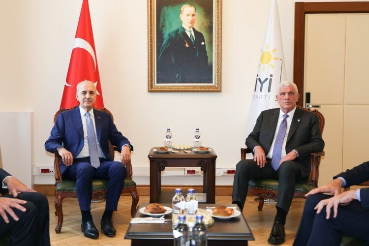 Numan Kurtulmuş bi AKPê û ÎYÎ Partiyê re hevdîtin pêk anî