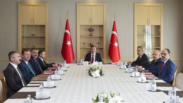 Zagona çarçove bila nebe zagona xapandinê