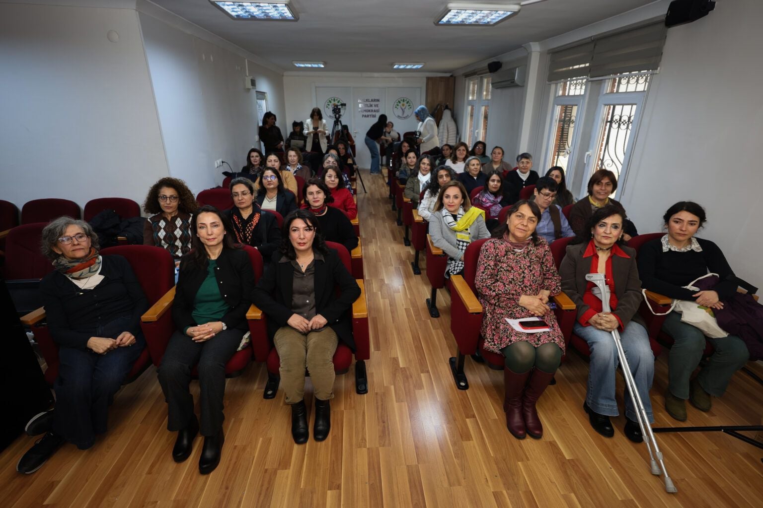 Meclîsa Jinan a DEM Partiyê: Em ê têkoşîna xwe mezintir bikin