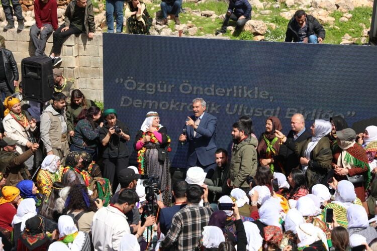 Mehmet Ocalan: Divê em Serok ji Îmraliyê derbixin