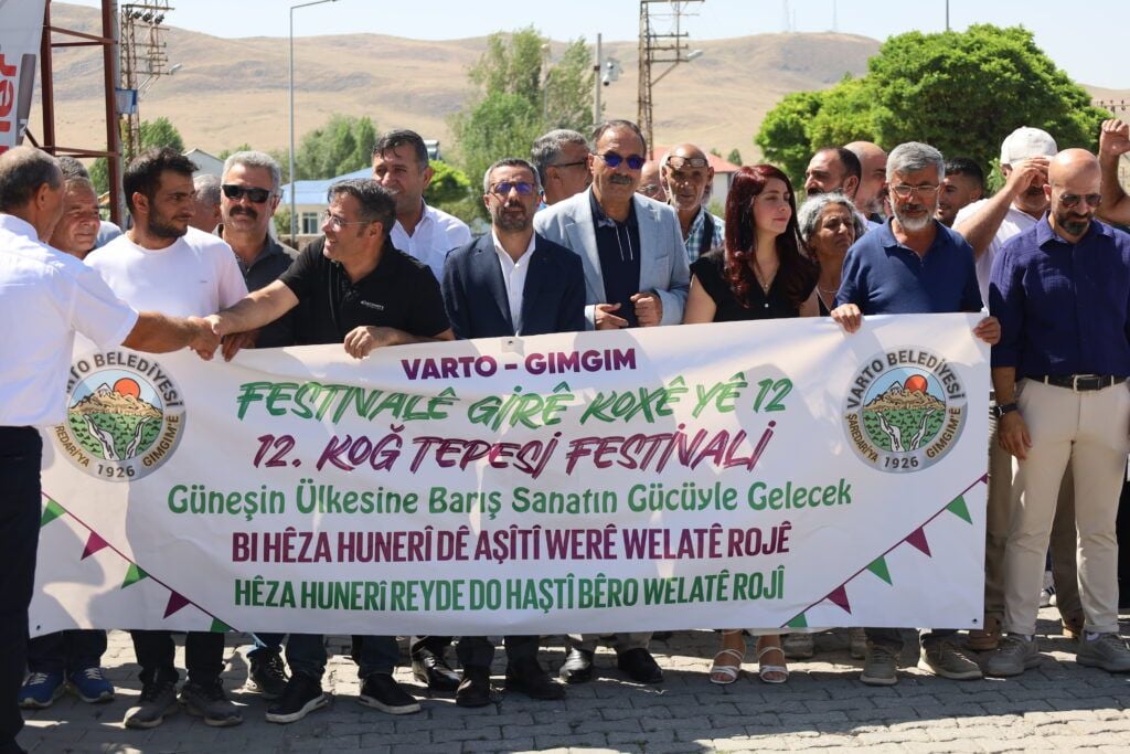 Mîhrîcana Girê Koxê bi dahol û zirneyan dest pê kir