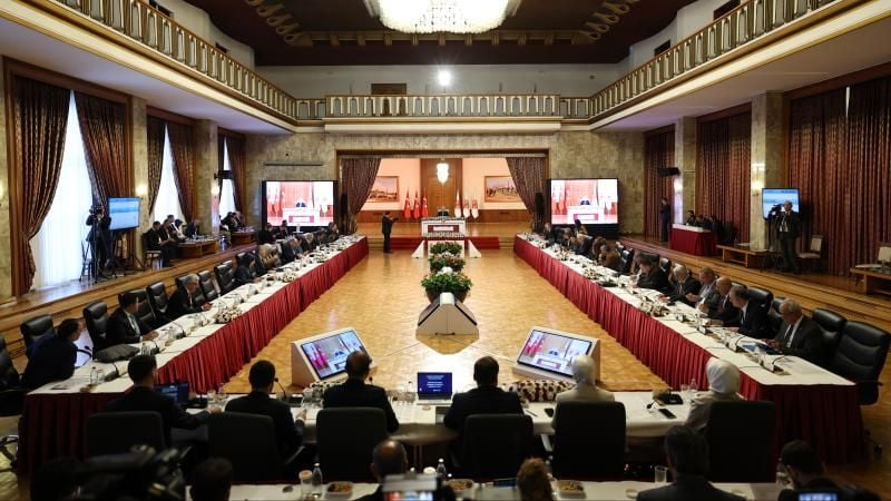 Çar binlijne, yek pirs: Pêvajoya demokratîk li ku derê ye?