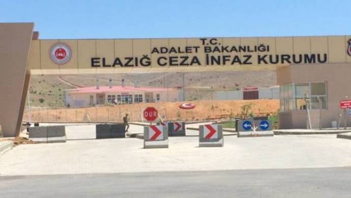 Li girtîgeha Xarpêtê, gardiyanan êrîşî girtiyê nexweş kir