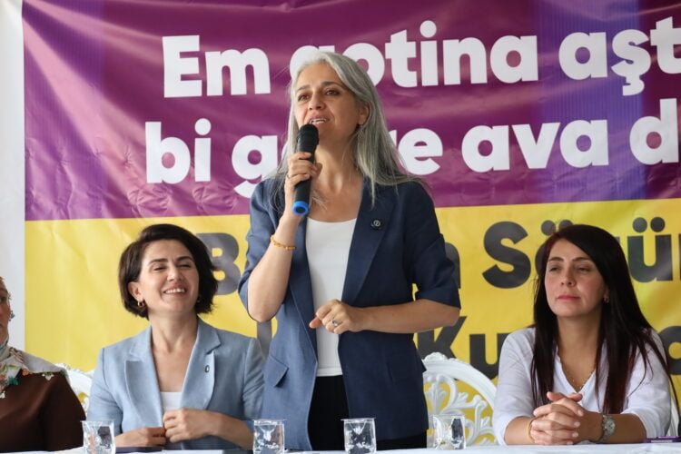 Çîgdem Kiliçgun Ûçar: Aştî bi vîna civakê tê avakirin