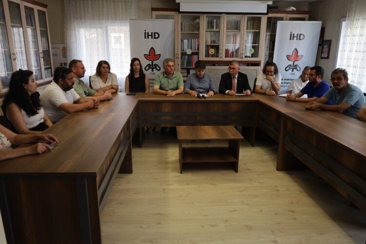 Bertek nîşanî girtina kesên ji ber NATOyê dan