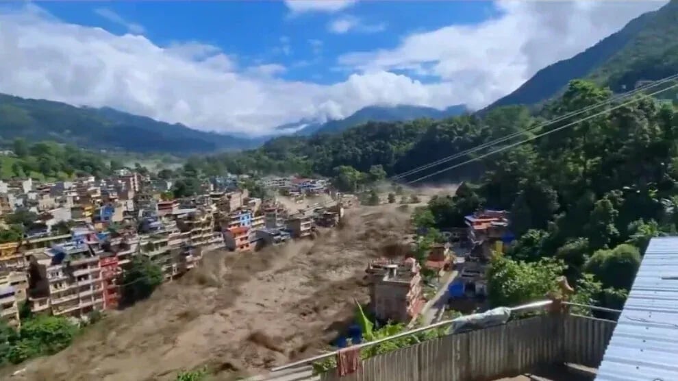 Li Nepal û Tîbetê hezaz: 1300 kes winda ne