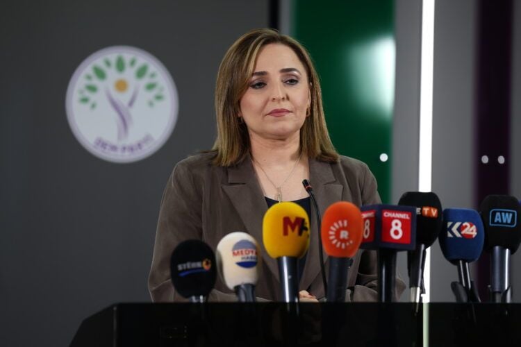 Ayşegul Dogane: Ganî birêz Ocalan bieşkero koordînasyon de ca bigêro
