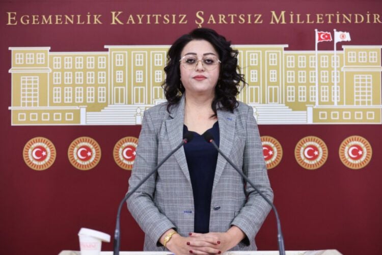 Oznûr Bartin: Divê ew polîs ji peywîrê bên dûrxistin