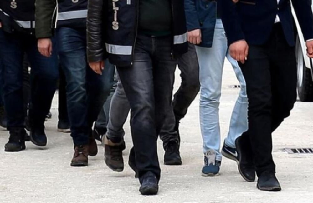 Gelek parêzer hatin binçavkirin