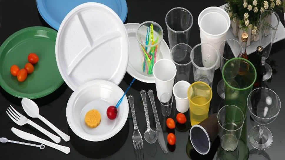 Berhemên plastîkî yên yekcarî hatin qedexekirin