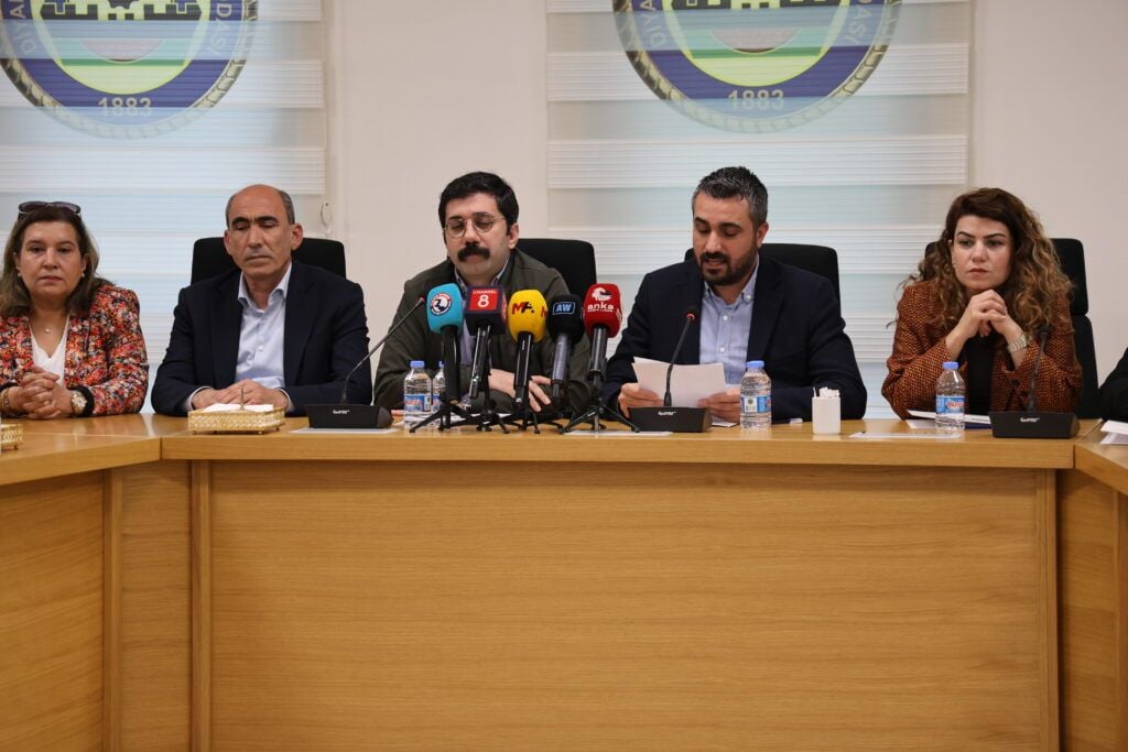Platforma Amedê: Gihiştina alîkariya mirovî mafê bingehîn ê jiyanê ye