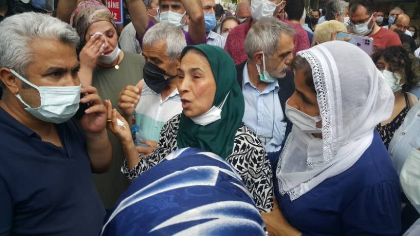 Dayika Deniz Poyraz: Hem qetil dikin hem jî nahêlin