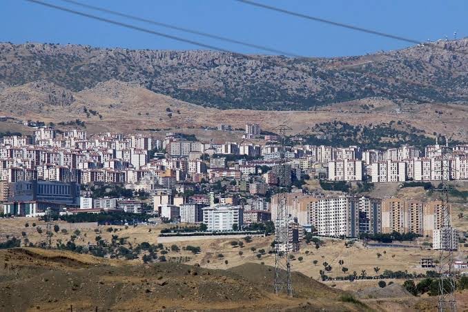 Li gelek deveran 72 dar hatin çandin