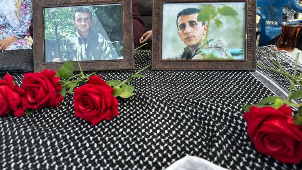 Ji bo şehîd Şiyar Jîrkî li Elkê şîn hate danîn