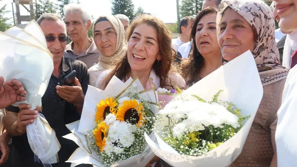 Sonay Menguytay ke badê 30 serran ameye veradayene: "Ma pêro parçeyê ravêrî yê"