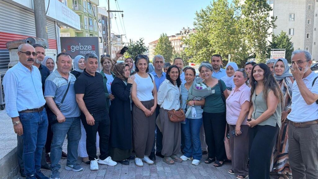 Besiye Ozer a 30 salan girtî ma ji zindanê derket