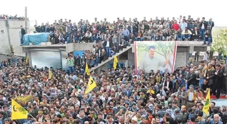 Li Stenbolê pîrozbahiyên 4ê Nîsanê ên Platforma Saziyên Demokratîk