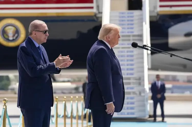 Donald Trump resa Anqara