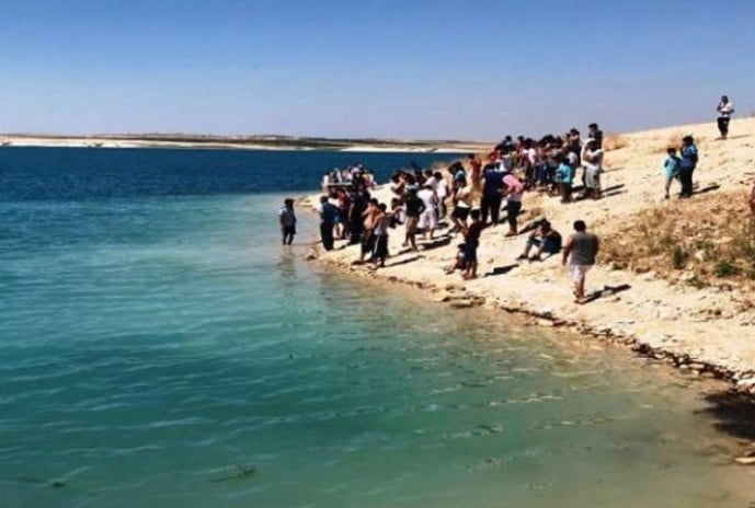 Ji malbatekê 3 zarok di avê de xeniqîn