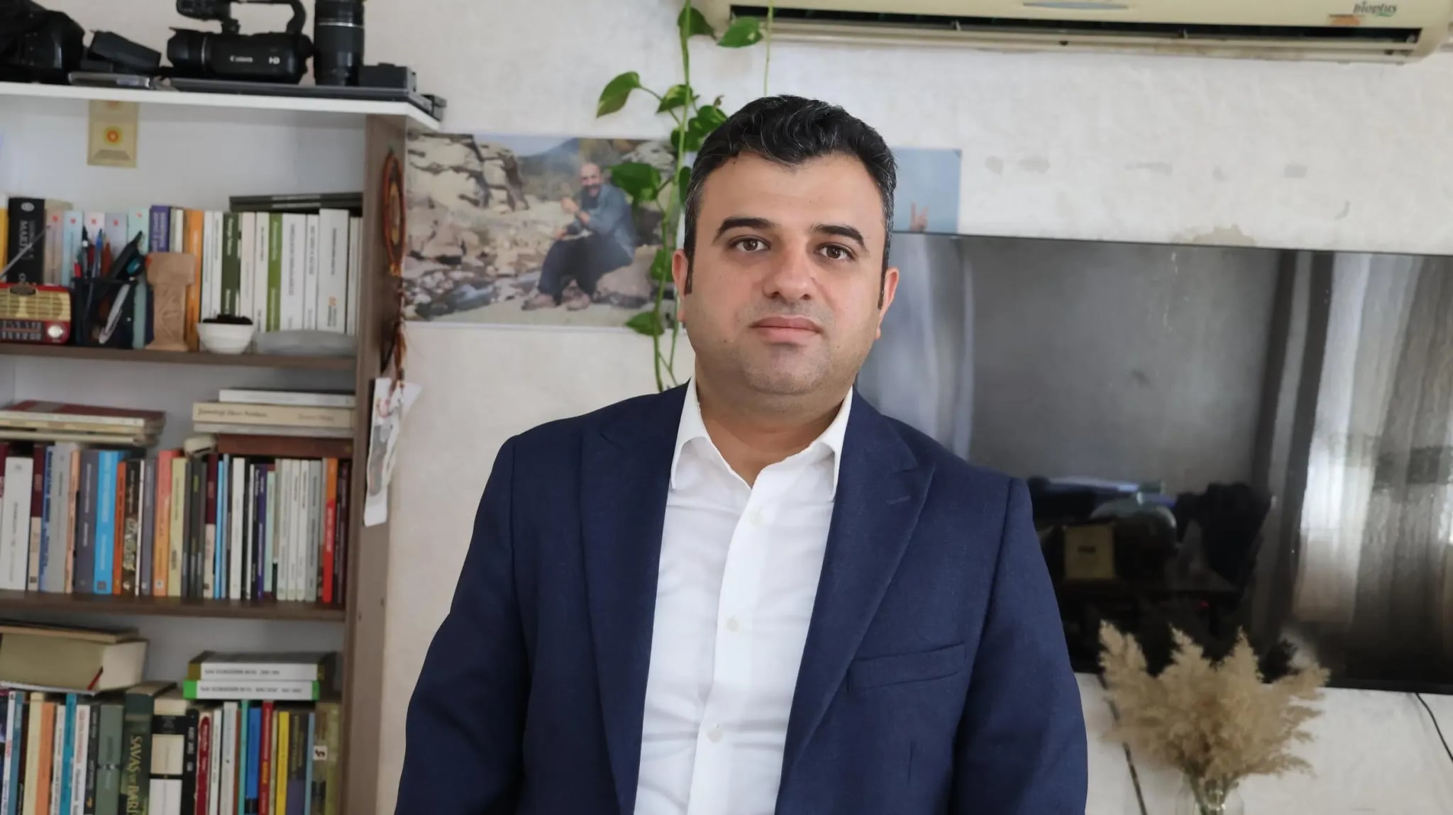 Êdî dem hatiye ku Serok Apo mêvanan pêşwazî bike