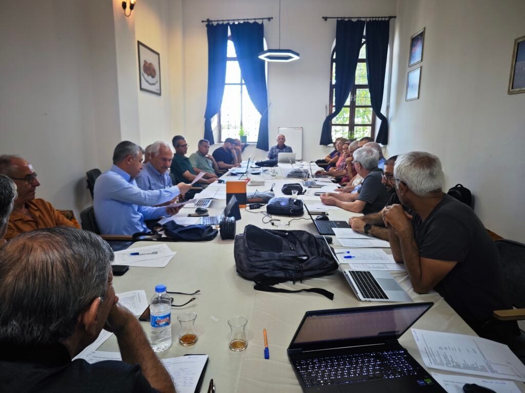 Koma Xebate ya Vateyî kombîyayîşê xo yê 42. Amed de dest pêkerd