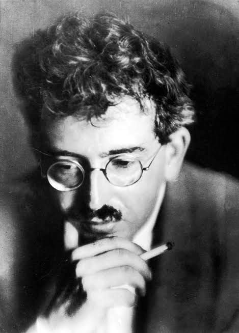 Walter Benjamîn ra heta Abdullah Ocalanî ercnayîşê heqîqatî