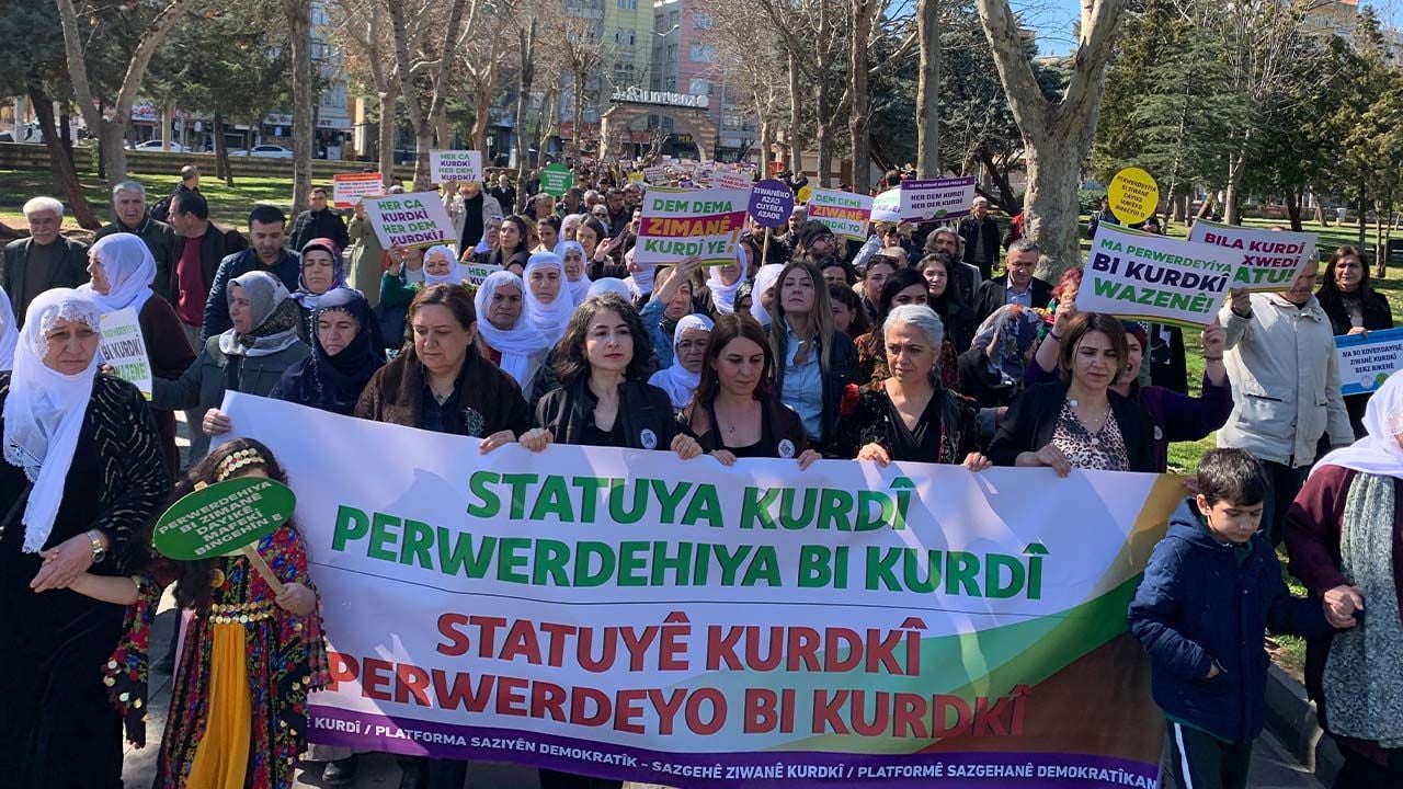 365 roj daxwaza perwerdehiya bi kurdî!