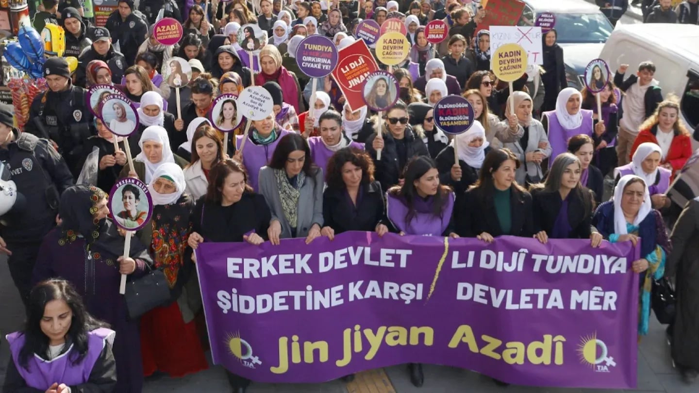 Kujer kî ye?